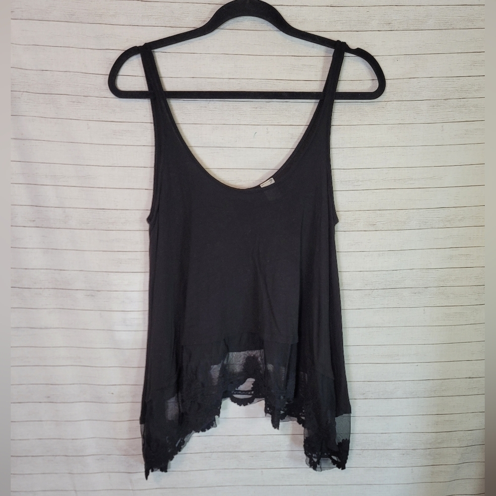 PAPER CRANE BLACK FLOWY TANK TOP W LACE HEM, SZ XS